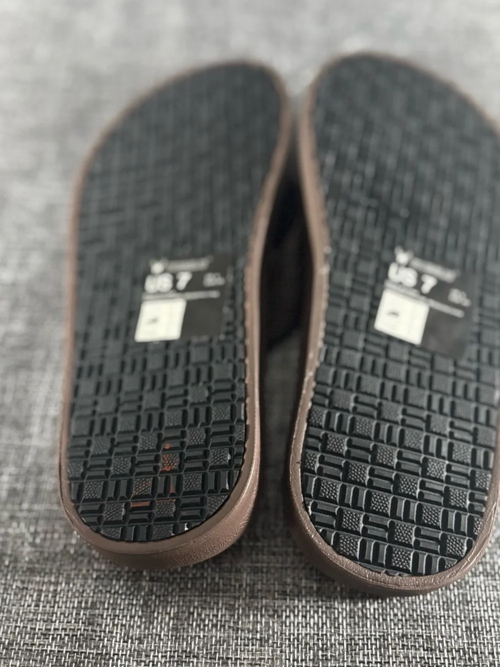 Men's Brown Flip-Flop Sandals with Tan Accent - Casual Beach Thong